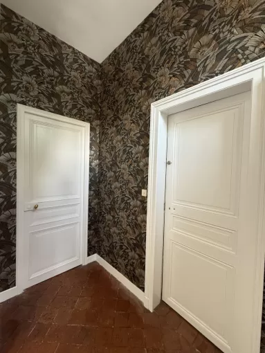Rénovation des boiseries et pose papier peint à CHEVRIERES, Compiègne, SI C DECO