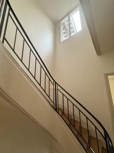 Mise en peinture d'une cage d'escalier dans une jolie maison à proximité de Compiègne