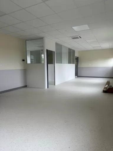 Mise en peinture et pose de revêtement de sol dans une maison d'assistante maternelle, Compiègne, SI C DECO