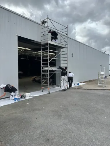 Nettoyage, réparation et mise en peinture d'un bardage avec une peinture spécifique, Compiègne, SI C DECO