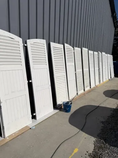 Rénovation de volets et radiateurs dans une maison bourgeoise à Chantilly, Compiègne, SI C DECO