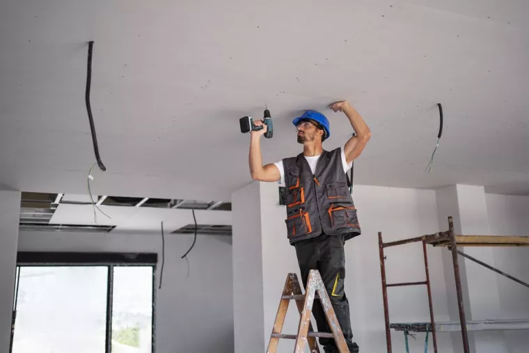 Installer un faux plafond suspendu dans une cuisine à Compiègne, Compiègne, SI C DECO