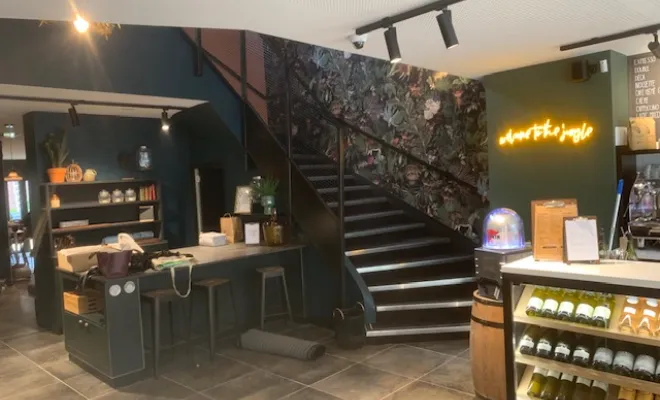 Réalisation d'un chantier de décoration sur mesure dans un magasin, Compiègne, SI C DECO